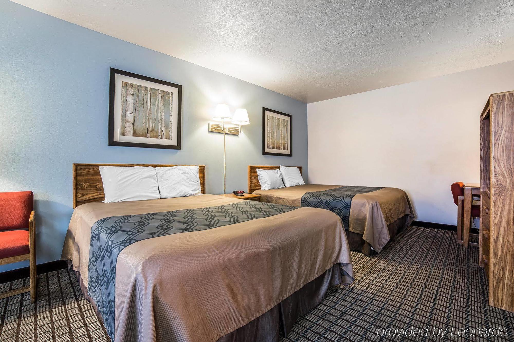 Econo Lodge Inn & Suites Logan Exteriér fotografie