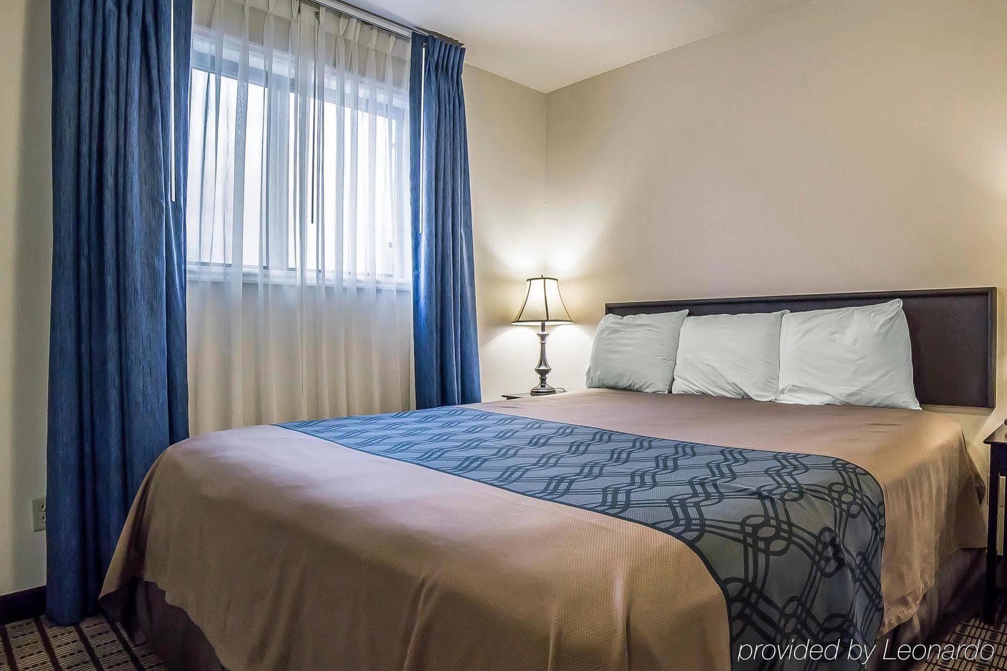 Econo Lodge Inn & Suites Logan Exteriér fotografie